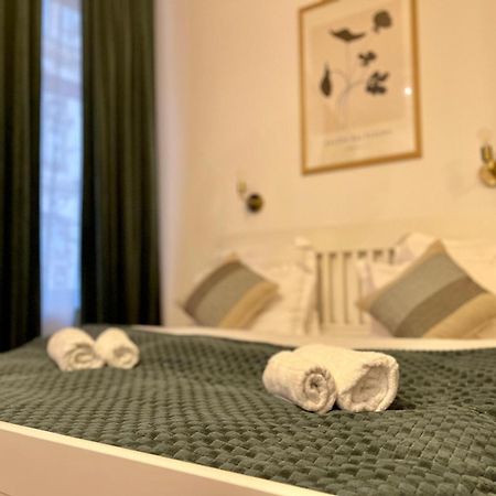 Old Town Jacuzzi Studio Bucureşti Eksteriør bilde