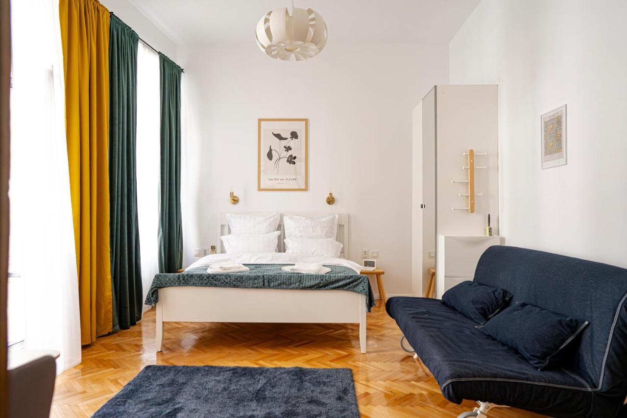 Old Town Jacuzzi Studio Bucureşti Eksteriør bilde