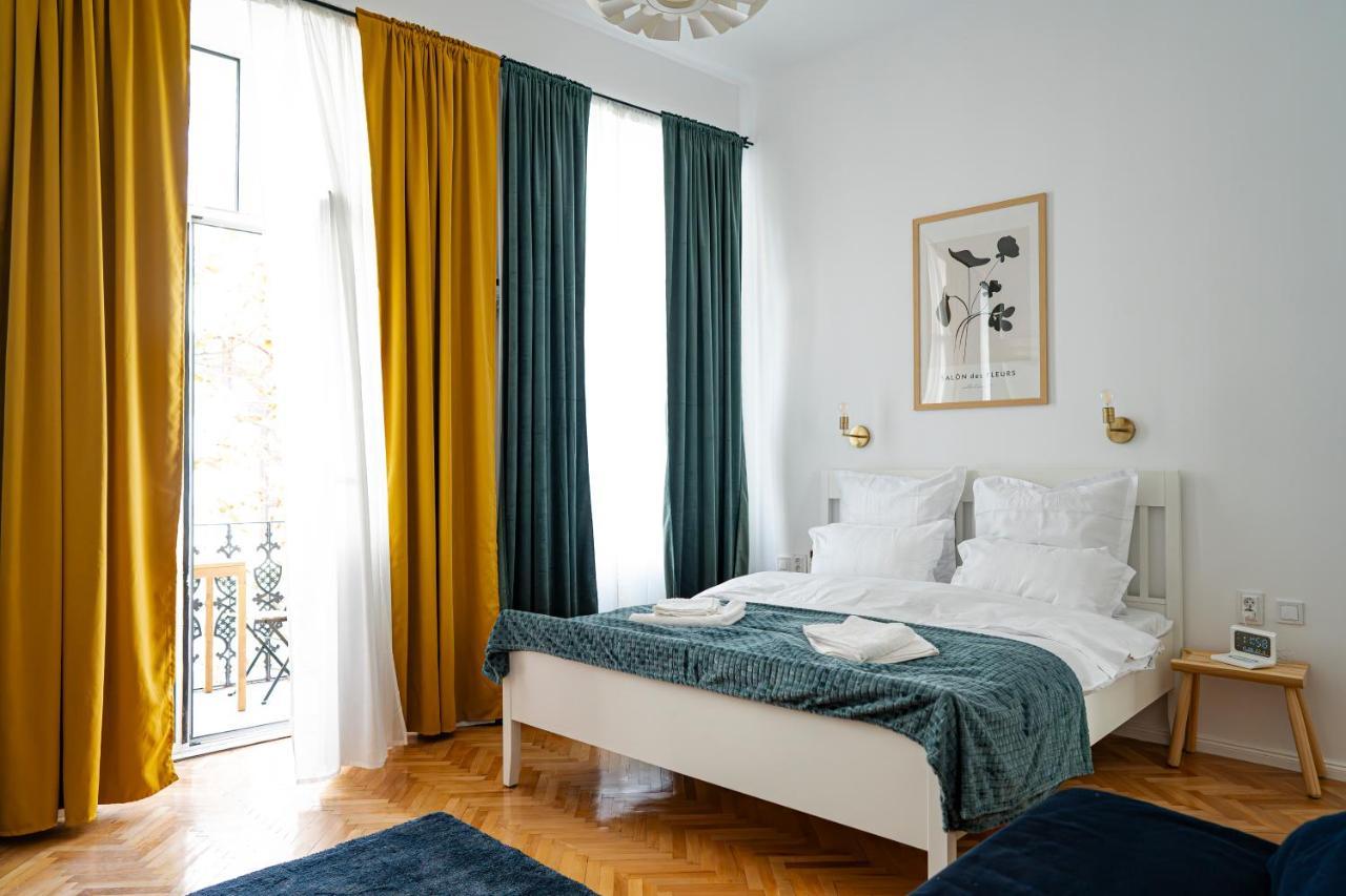 Old Town Jacuzzi Studio Bucureşti Eksteriør bilde
